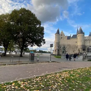 Oneluxstay Centre , Antwerpen België